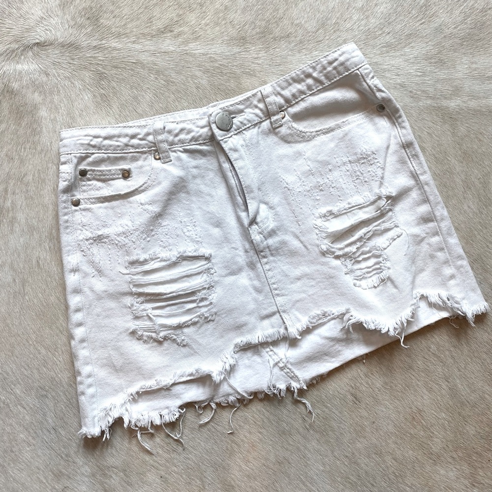 Vestique distressed jean skirt, sz m